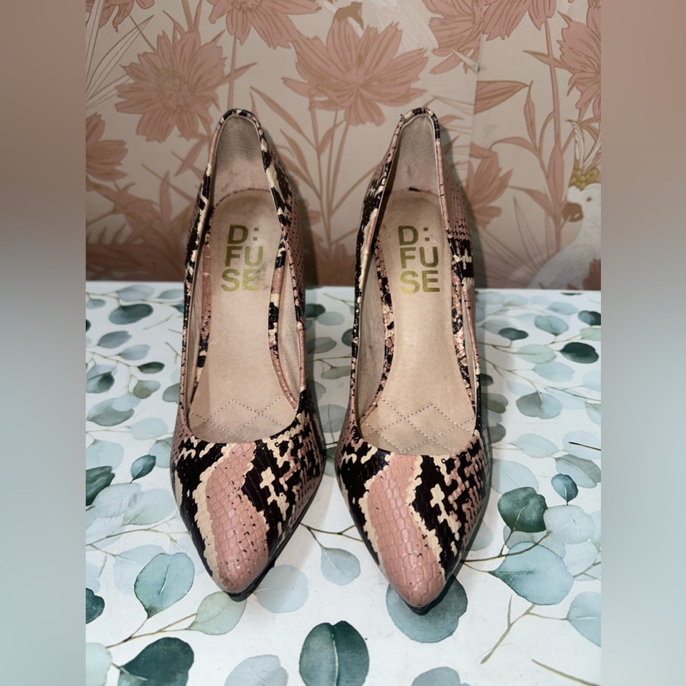 D:fuse Leather Snakeskin Pattern Pale Pinkish Cream Brown Hi Heels Sz 7 - Picture 2 of 8
